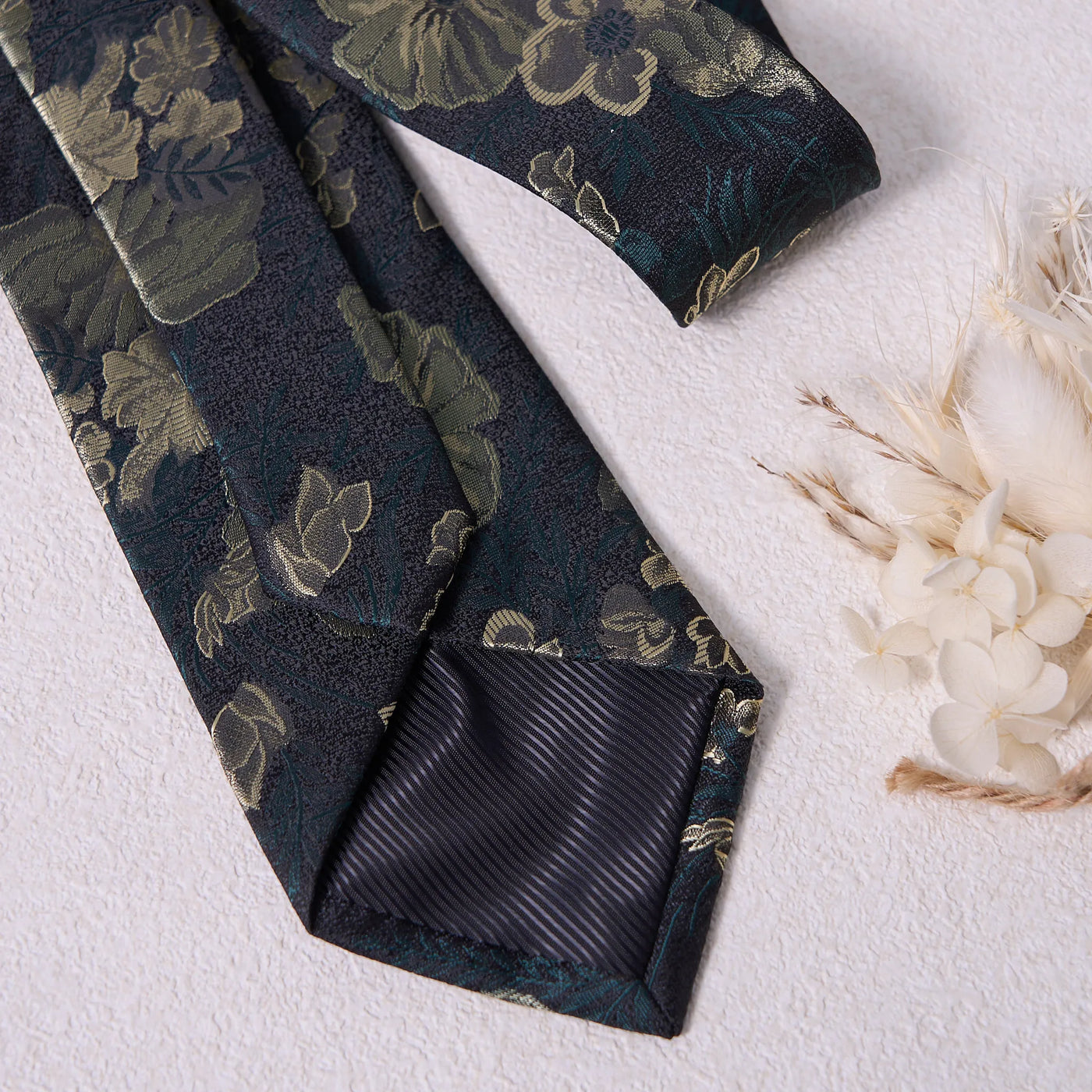 2Pcs Men's Plum Blossoms Floral Necktie Set