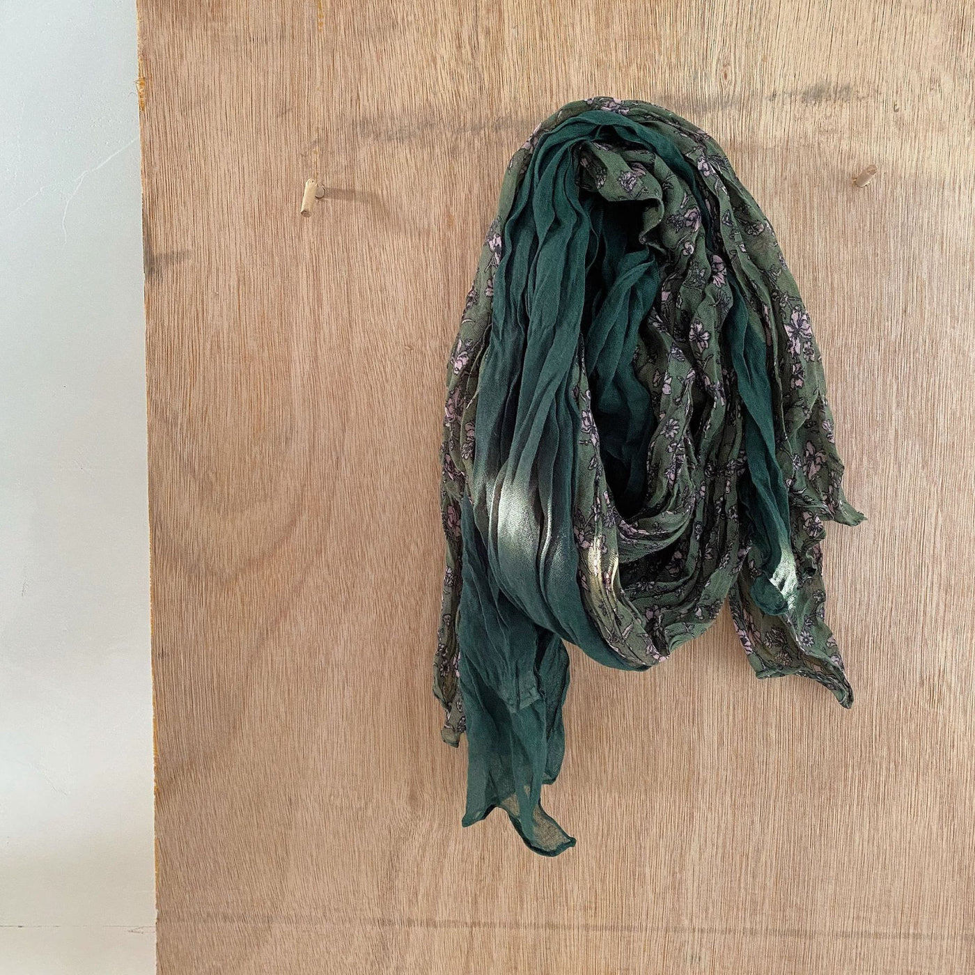 Women's Vintage Pleated Floral Thin Soft Scarf