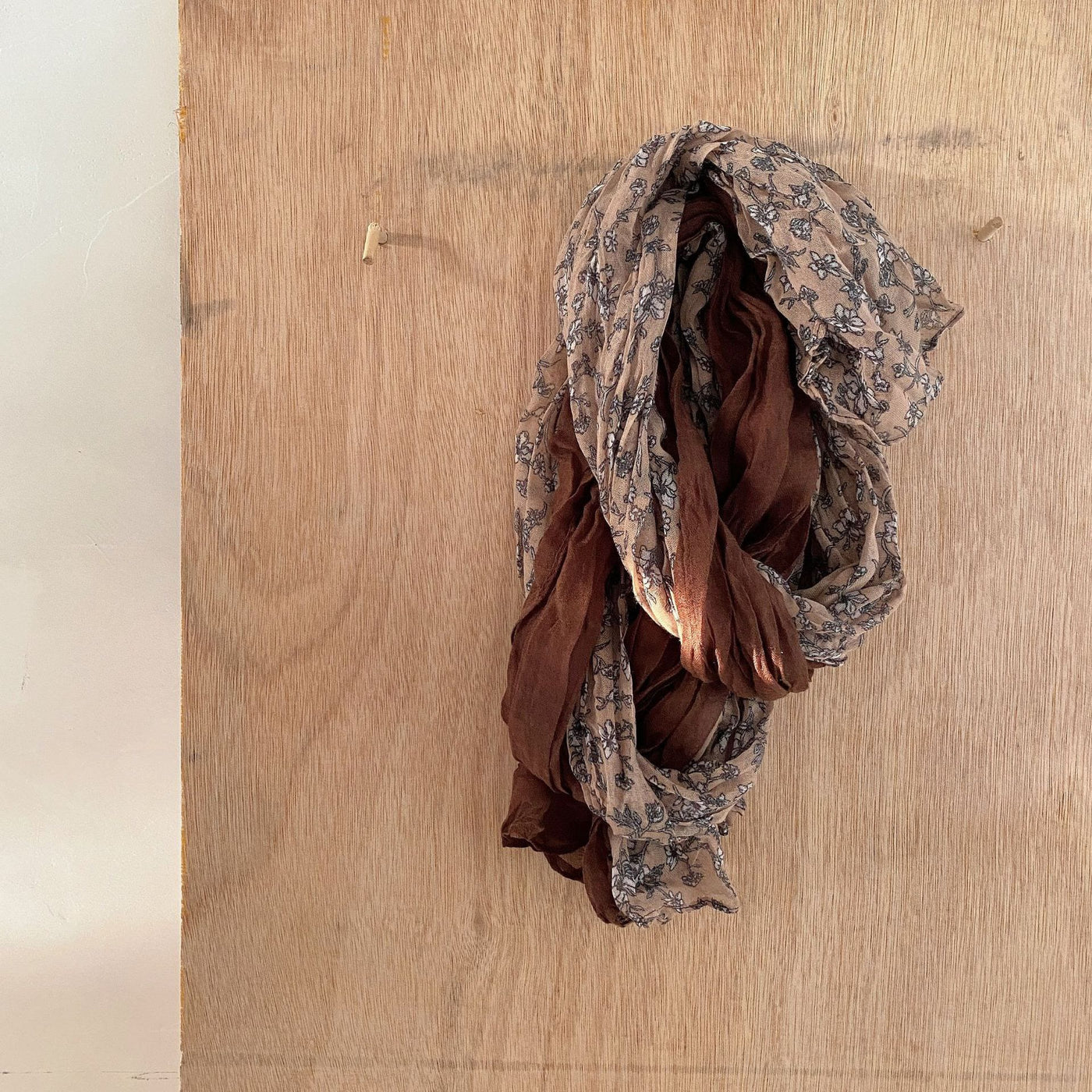 Women's Vintage Pleated Floral Thin Soft Scarf