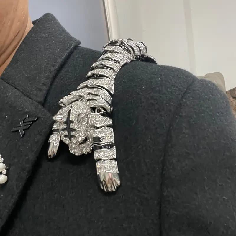 Men's Majestic Tiger Large Luxury Sparkling Rhinestone Brooch