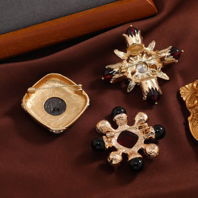 Women's Baroque Style Rhinestone Geometric Square Brooch