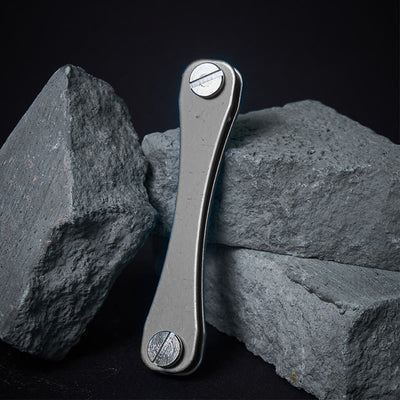 Space Saving And Comfortable To Carry Compact Key Organizer - Silver - image 10