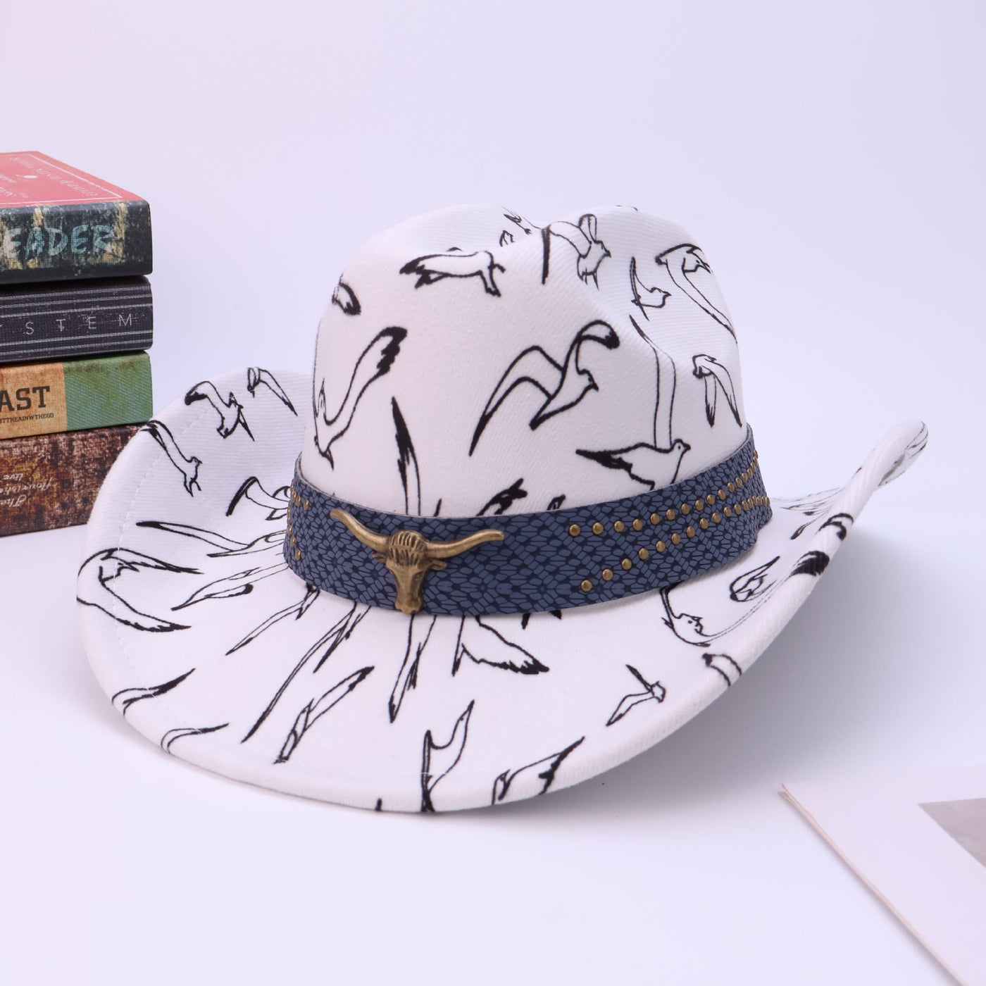 Men's Brass Bull Head Belt Bird Print Cowboy Hat - White - M (22"-22 7/8") - image 0